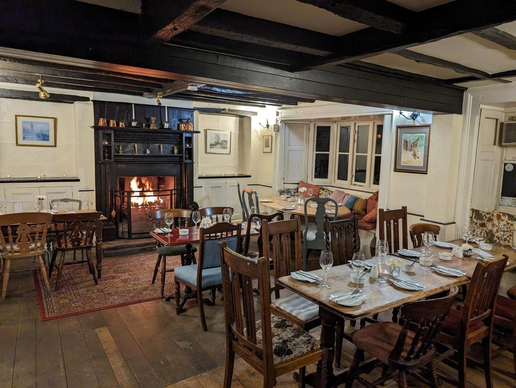 Maidford Bartholomew Arms Bed & Breakfast エクステリア 写真