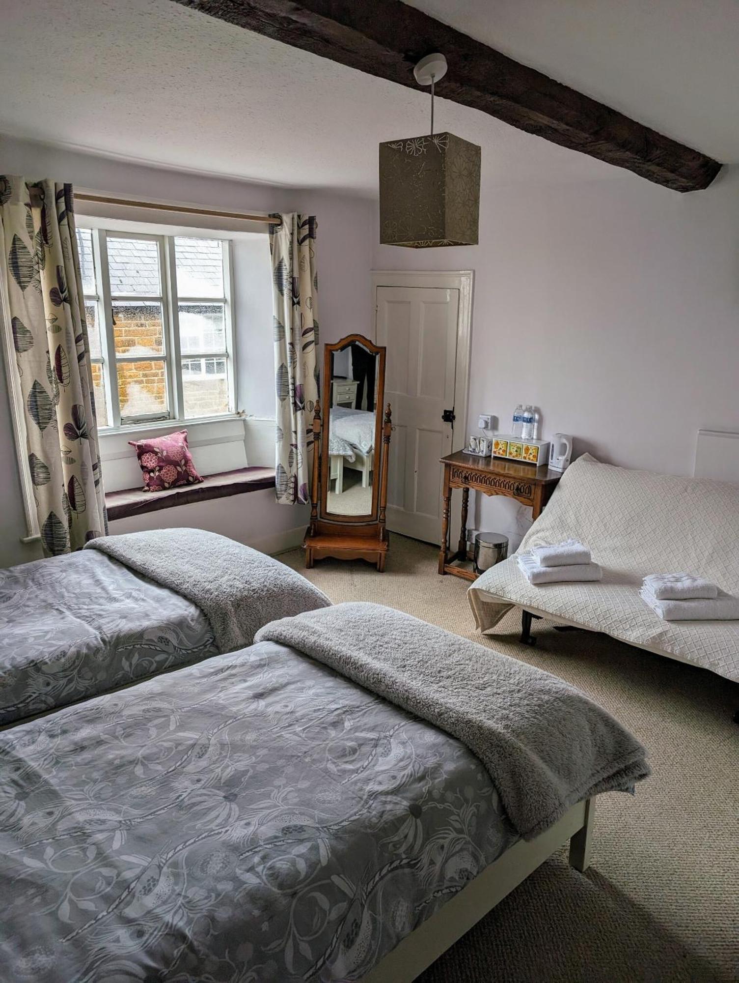 Maidford Bartholomew Arms Bed & Breakfast エクステリア 写真