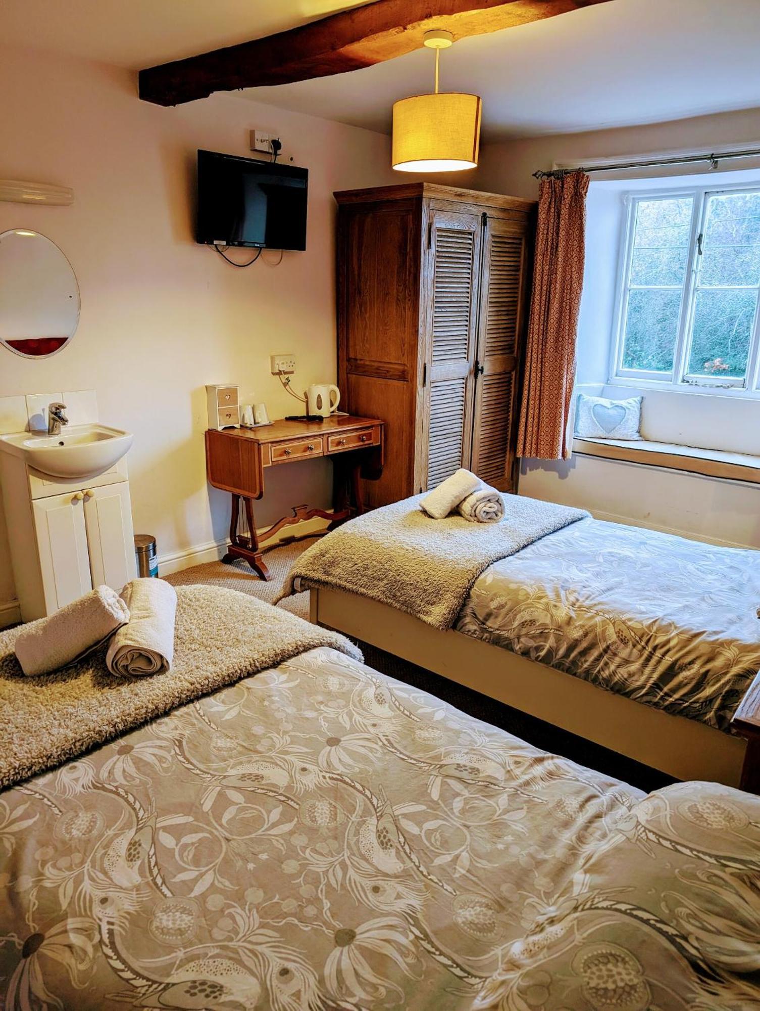Maidford Bartholomew Arms Bed & Breakfast エクステリア 写真