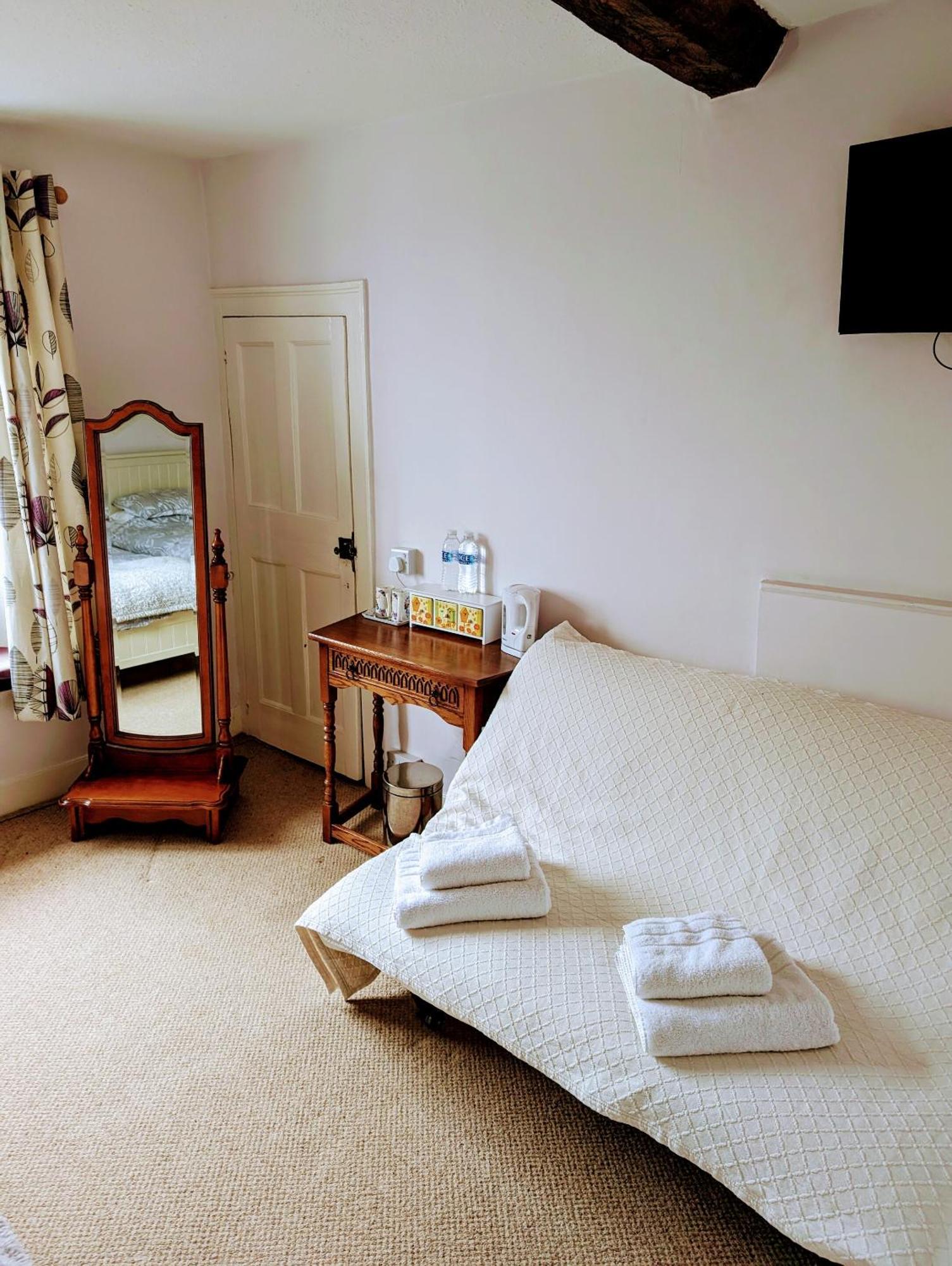 Maidford Bartholomew Arms Bed & Breakfast エクステリア 写真