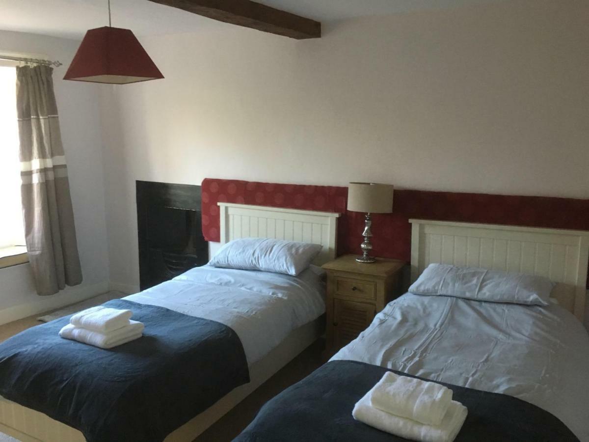 Maidford Bartholomew Arms Bed & Breakfast エクステリア 写真